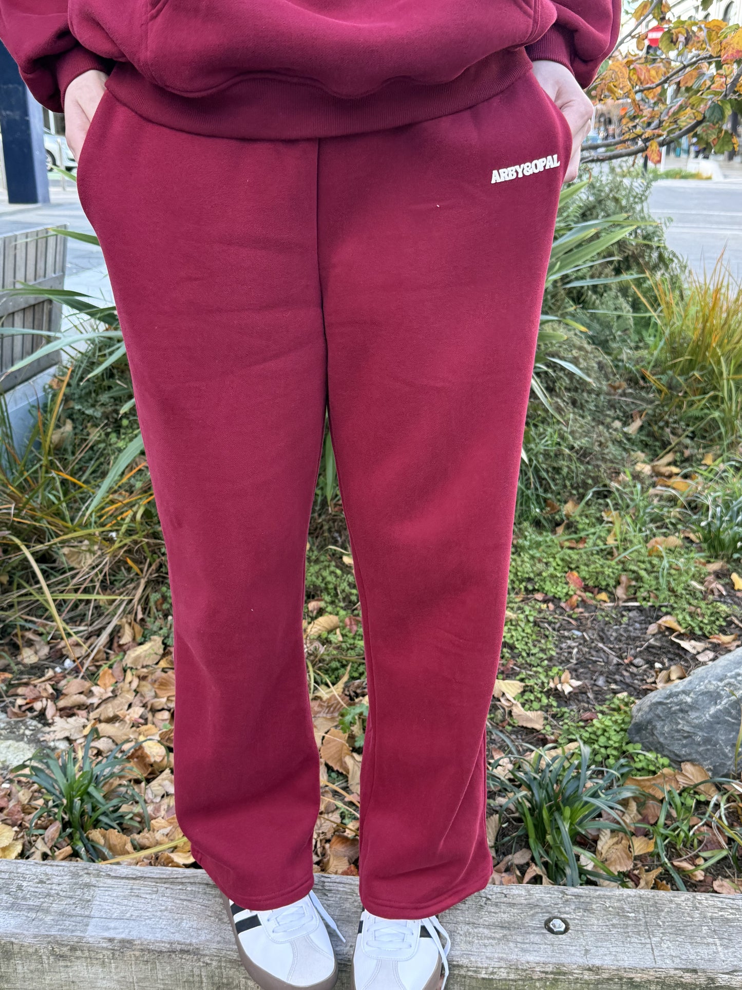 Arby & Opal Staple Puff Straight-Leg Jogger - Merlot/Cream
