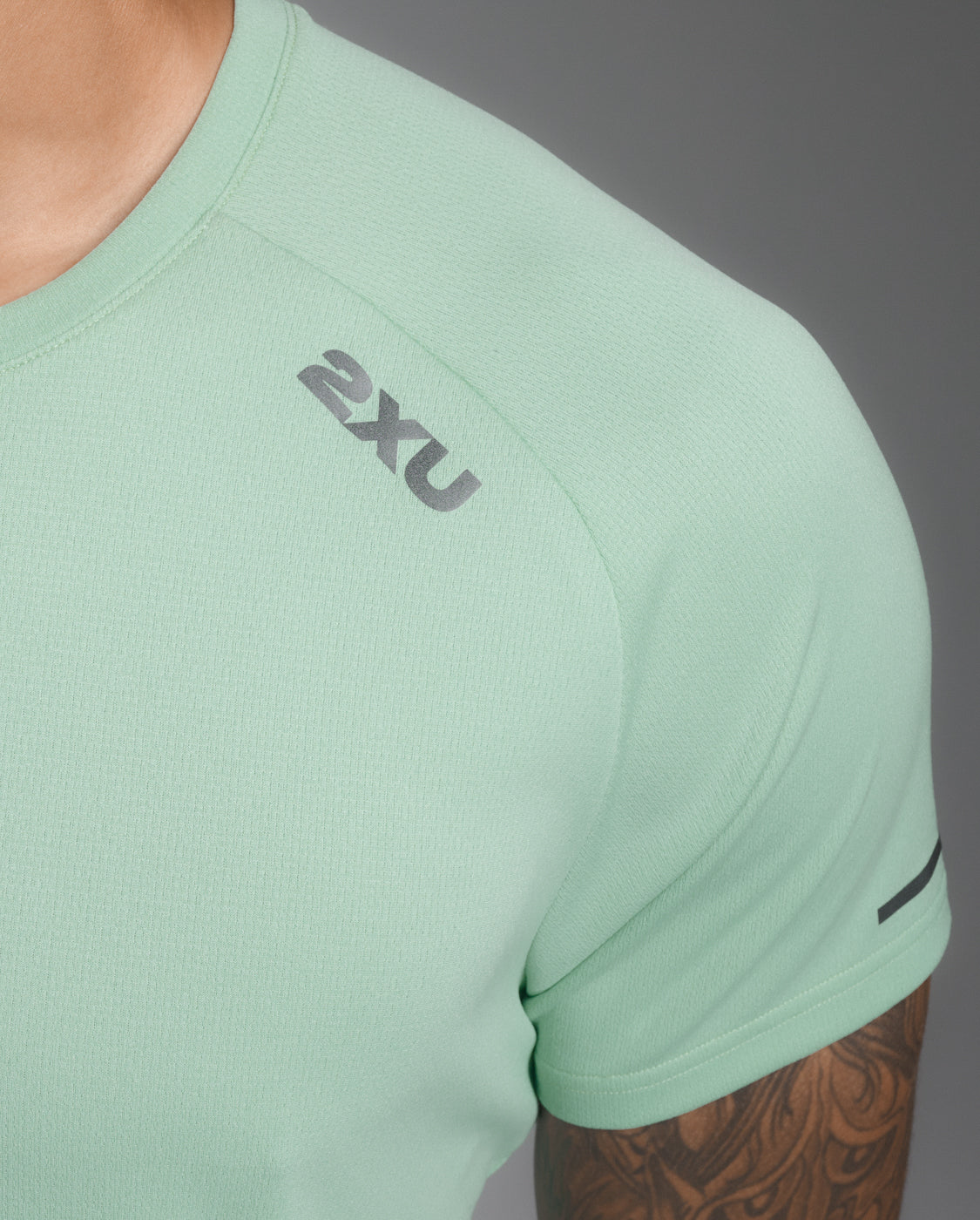 2XU Mens Aero Tee- Mint/Reflective Black