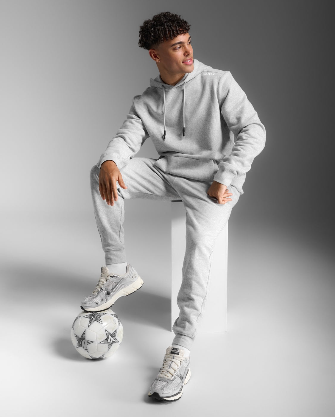 2XU Mens Aspire Hoodie - Grey Marle/White