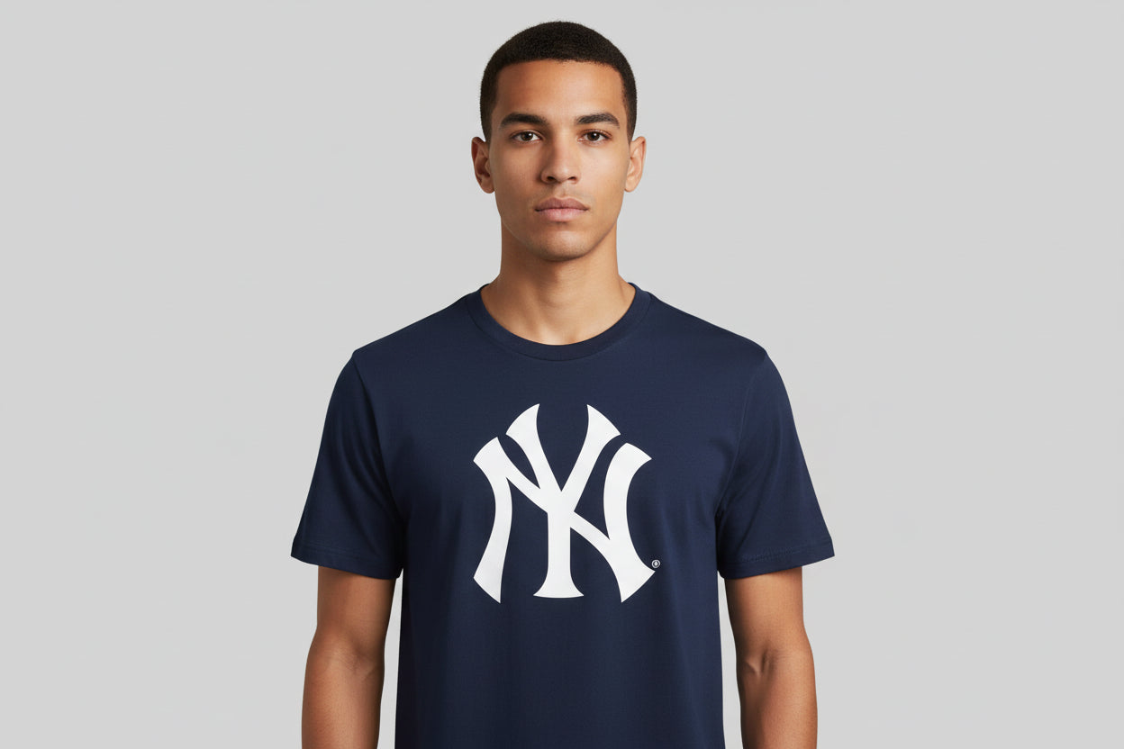 Majestic Athletic MLB New York Yankees Classic Crest Tee - True