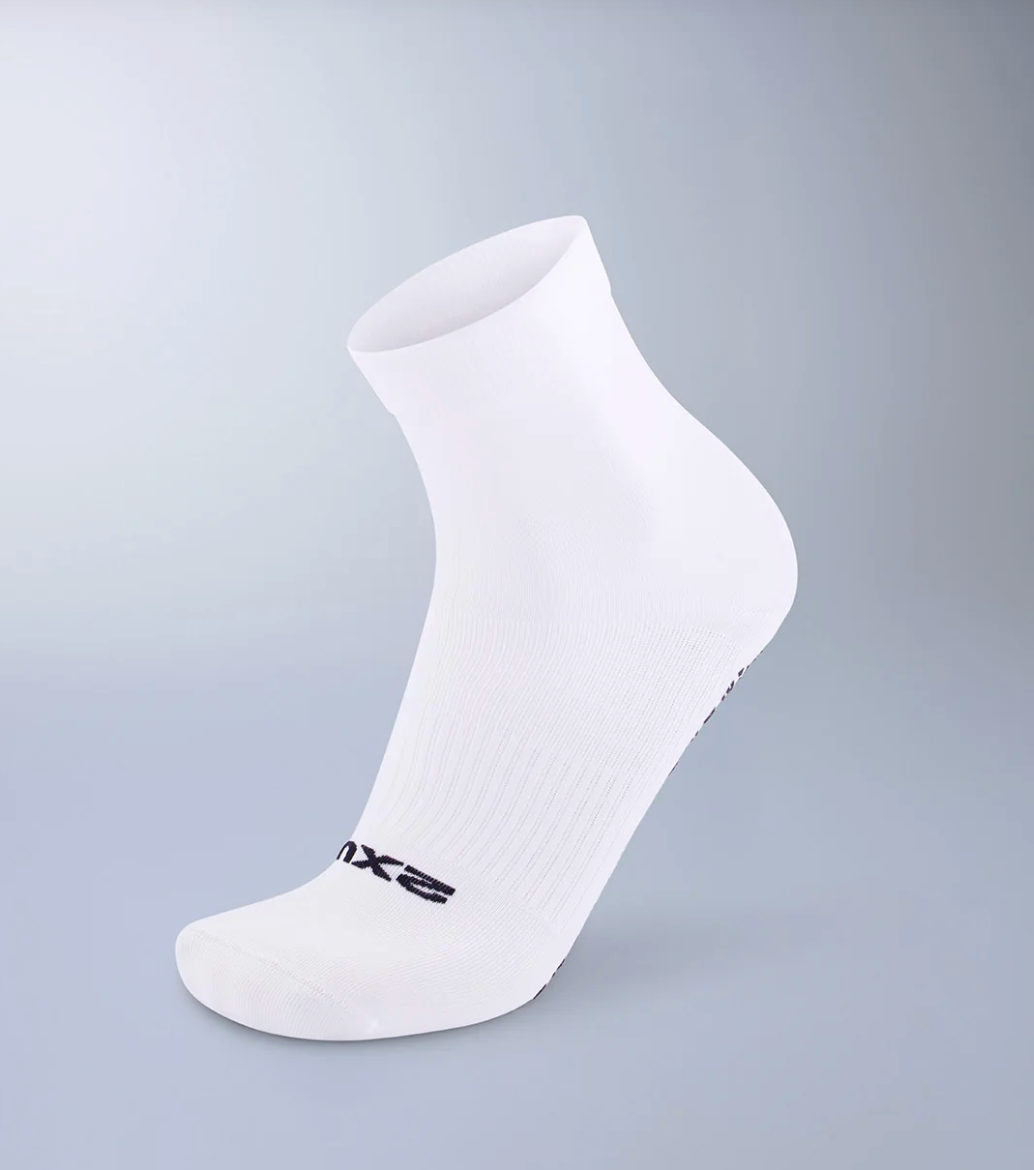 2XU Performance Crew Grip Socks 3 Pack - Black/White/Grey