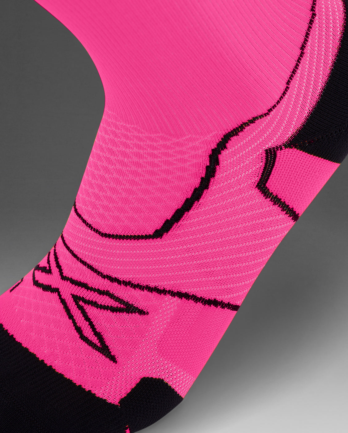 2XU Vectr Cushion Crew Socks - Fuschia/Black