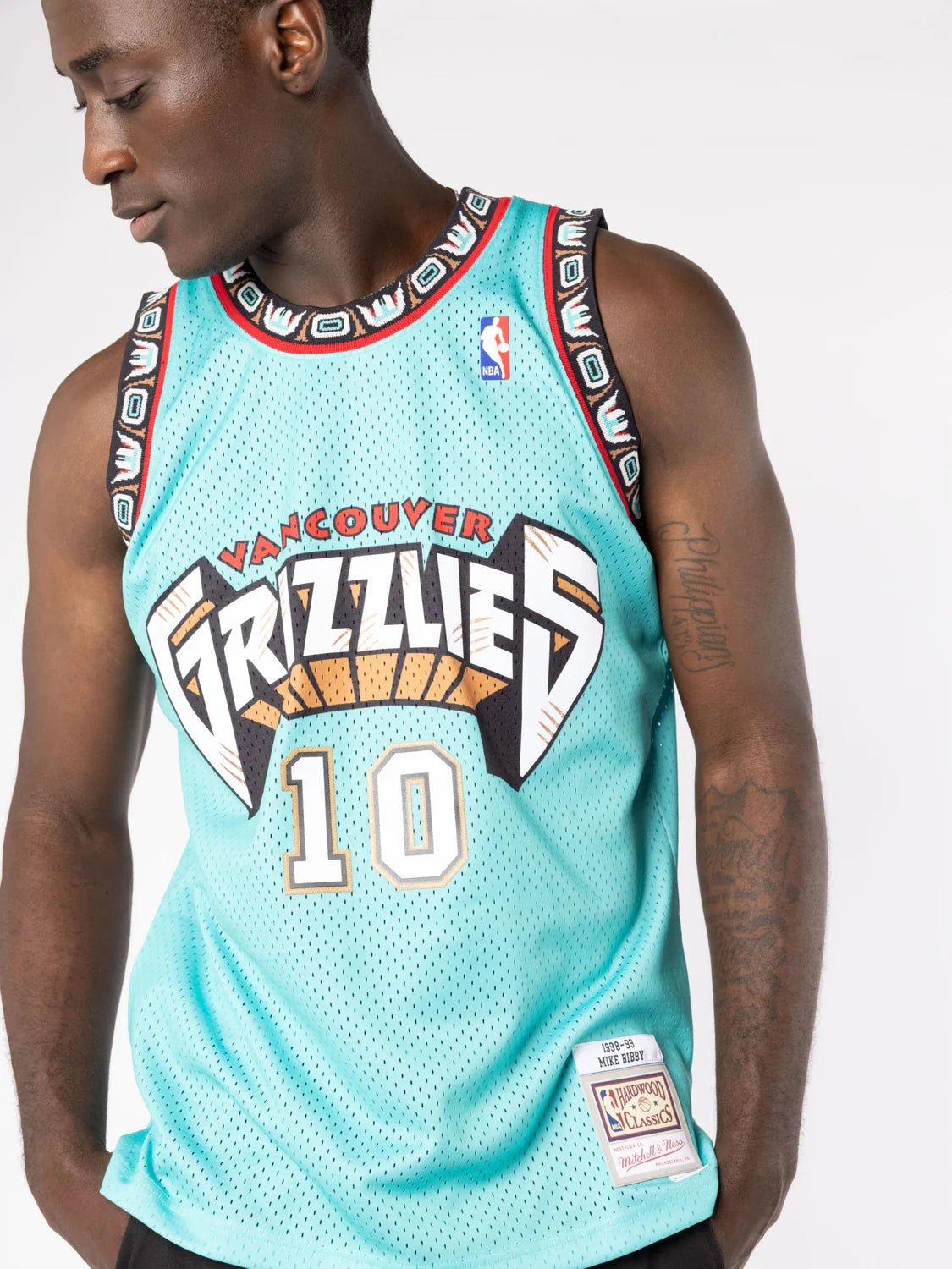 Mitchell & Ness Mike Bibby Vancouver Grizzlies 98-99 Road Swingman Jersey