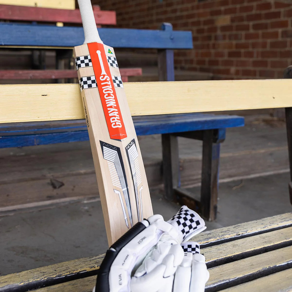 Gray Nicolls Nova Players Edition Bat (Natural) - Short Handle