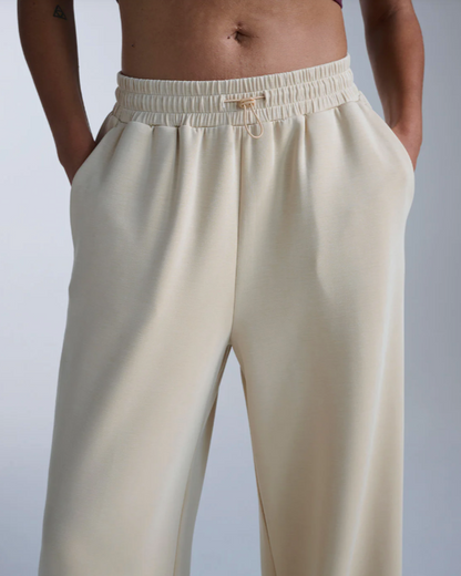 2XU Womens Wonderluxe SandWashed Wide Pants - Mojave Desert/White