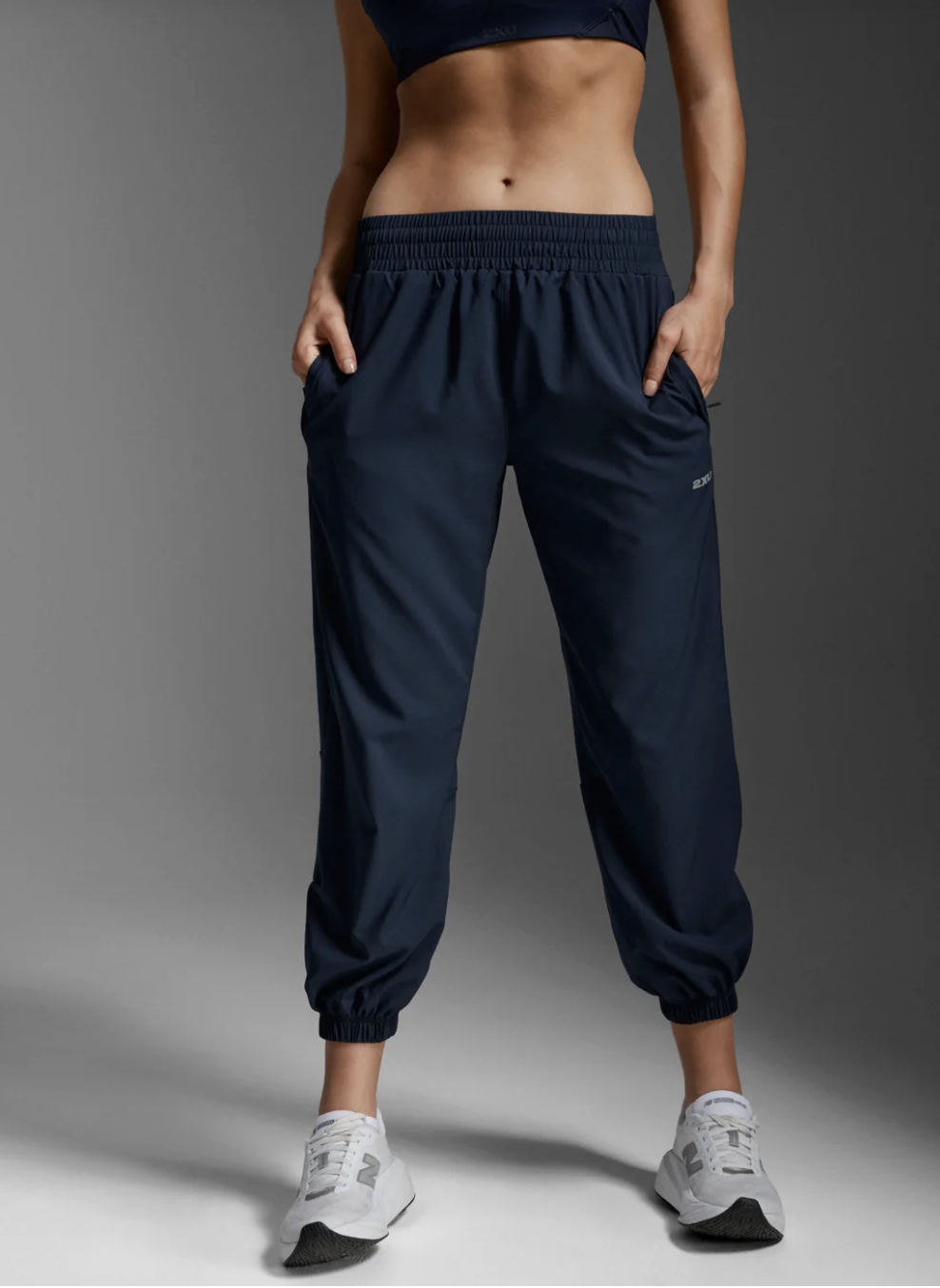 2XU Womens Aero Hi-Rise Woven Jogger - Midnight