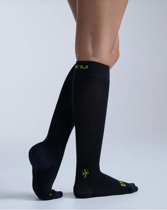 2XU Flight Bamboo Charcoal Compression Socks