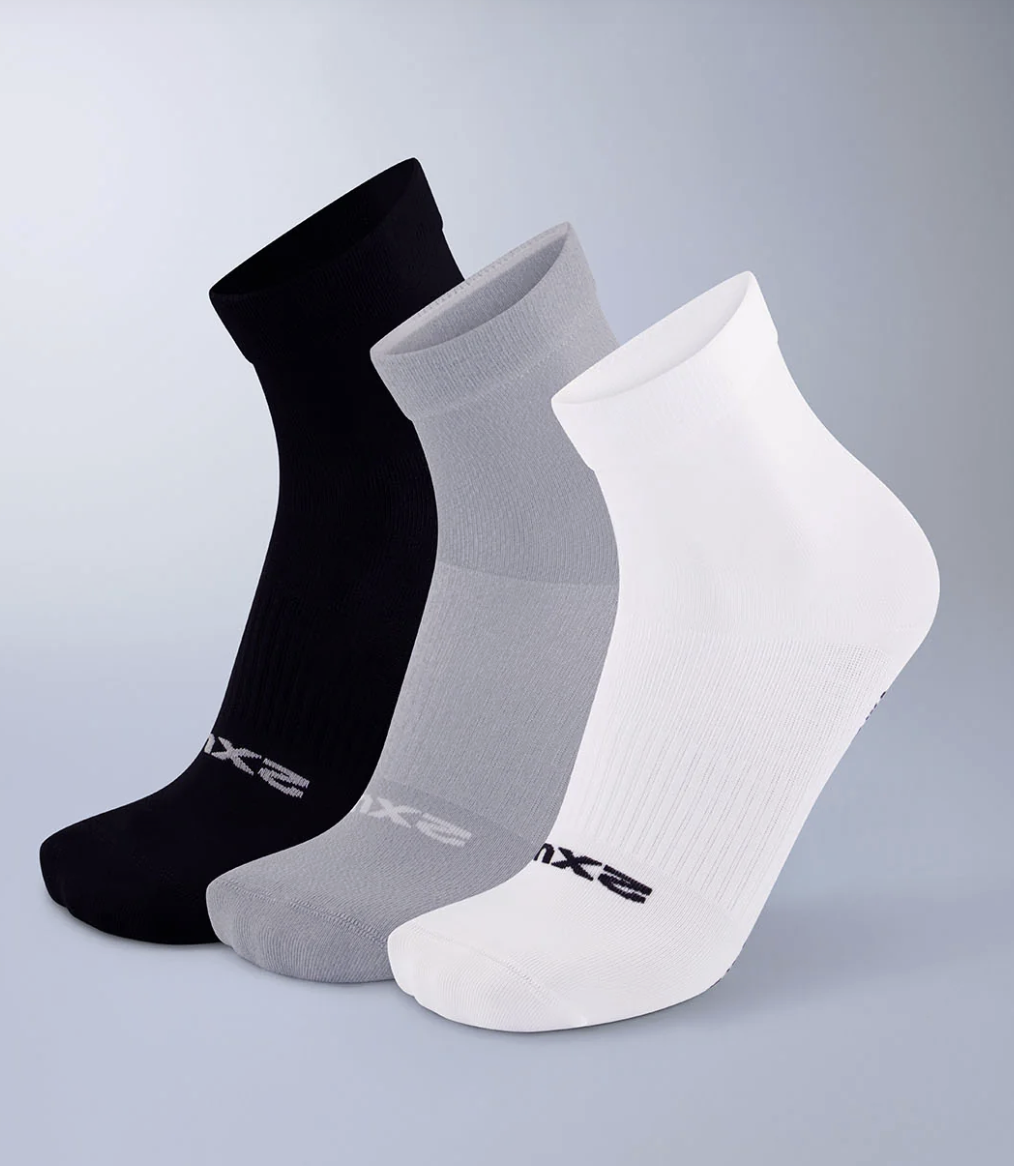 2XU Performance Crew Grip Socks 3 Pack - Black/White/Grey