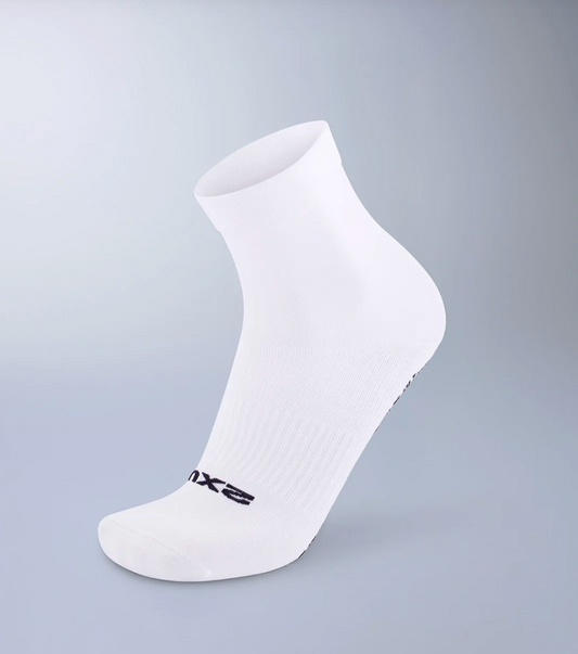 2XU Performance Crew Grip Socks 3 Pack - Black/White/Grey