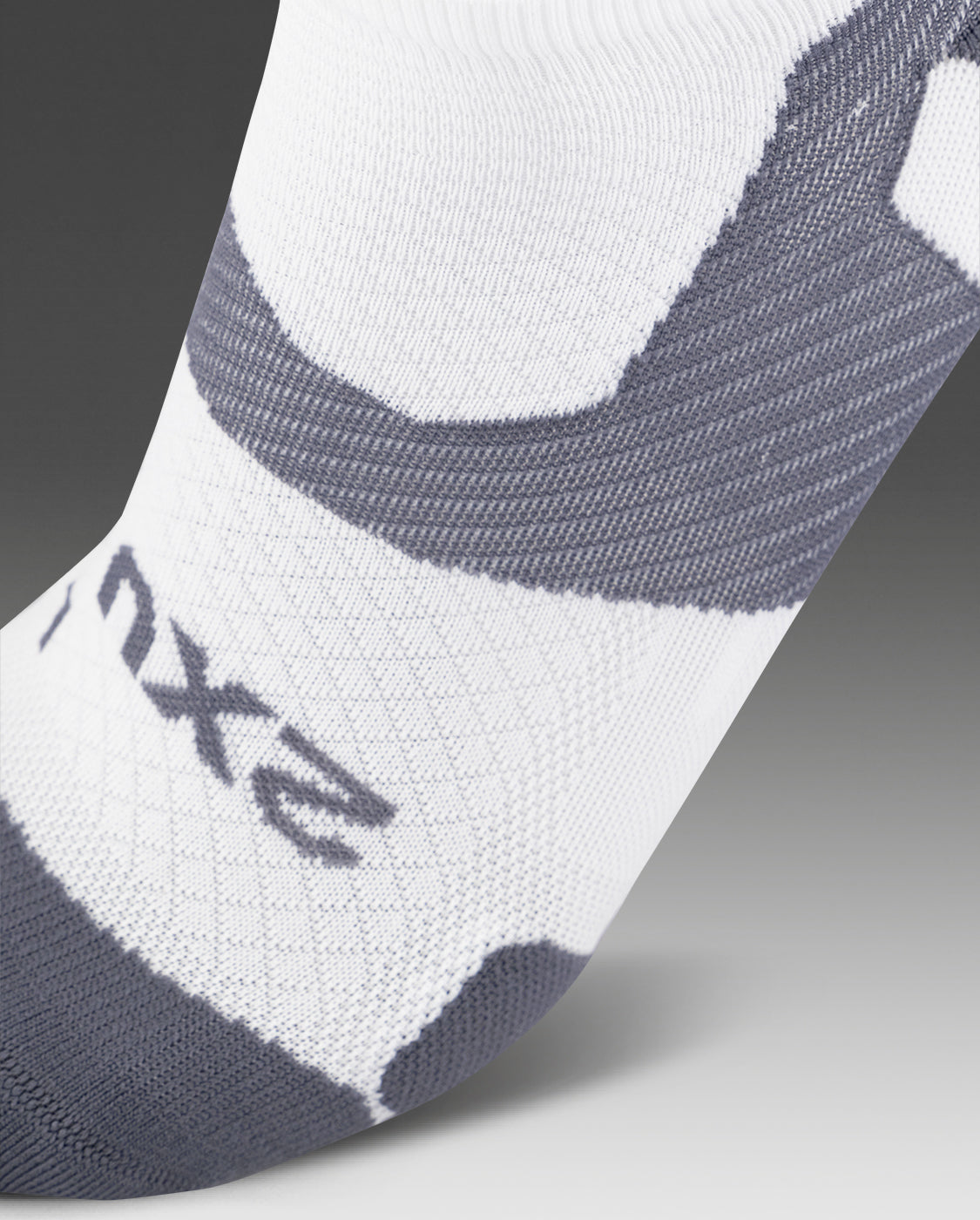 2XU Vectr Light Cushion No Show Socks - White/Grey