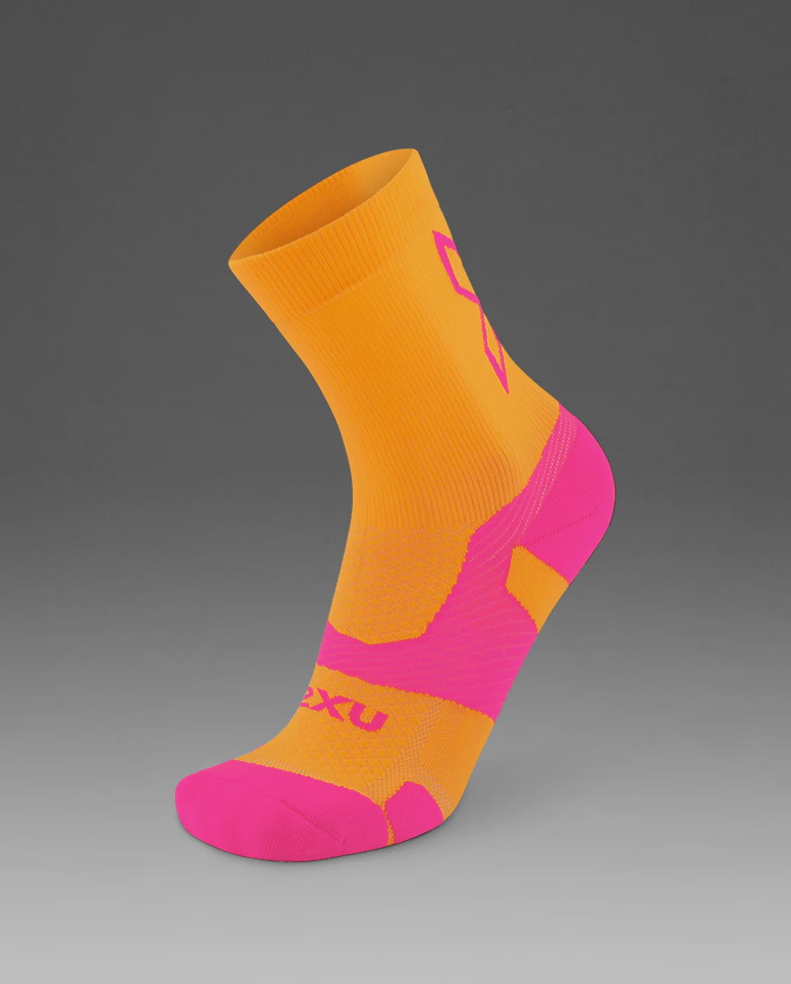 2XU Vectr Light Cushion Crew Socks - Orange/Fuschia