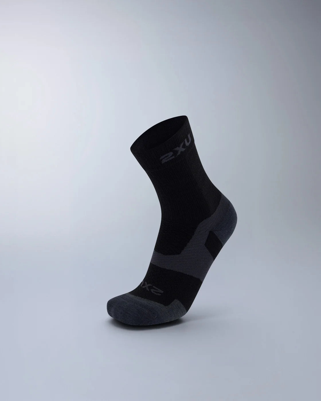 2XU Vectr Merino Light Cushion Crew Socks - Black/Titanium
