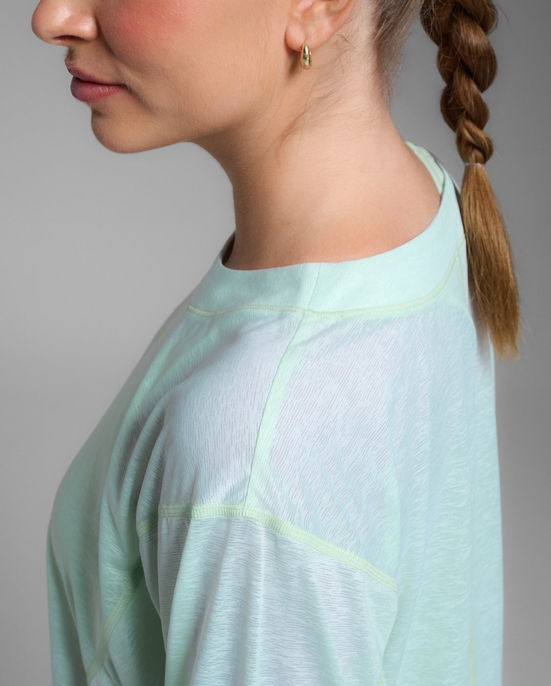 2XU Womens Relight Long Sleeve Top - Digital Mint/White