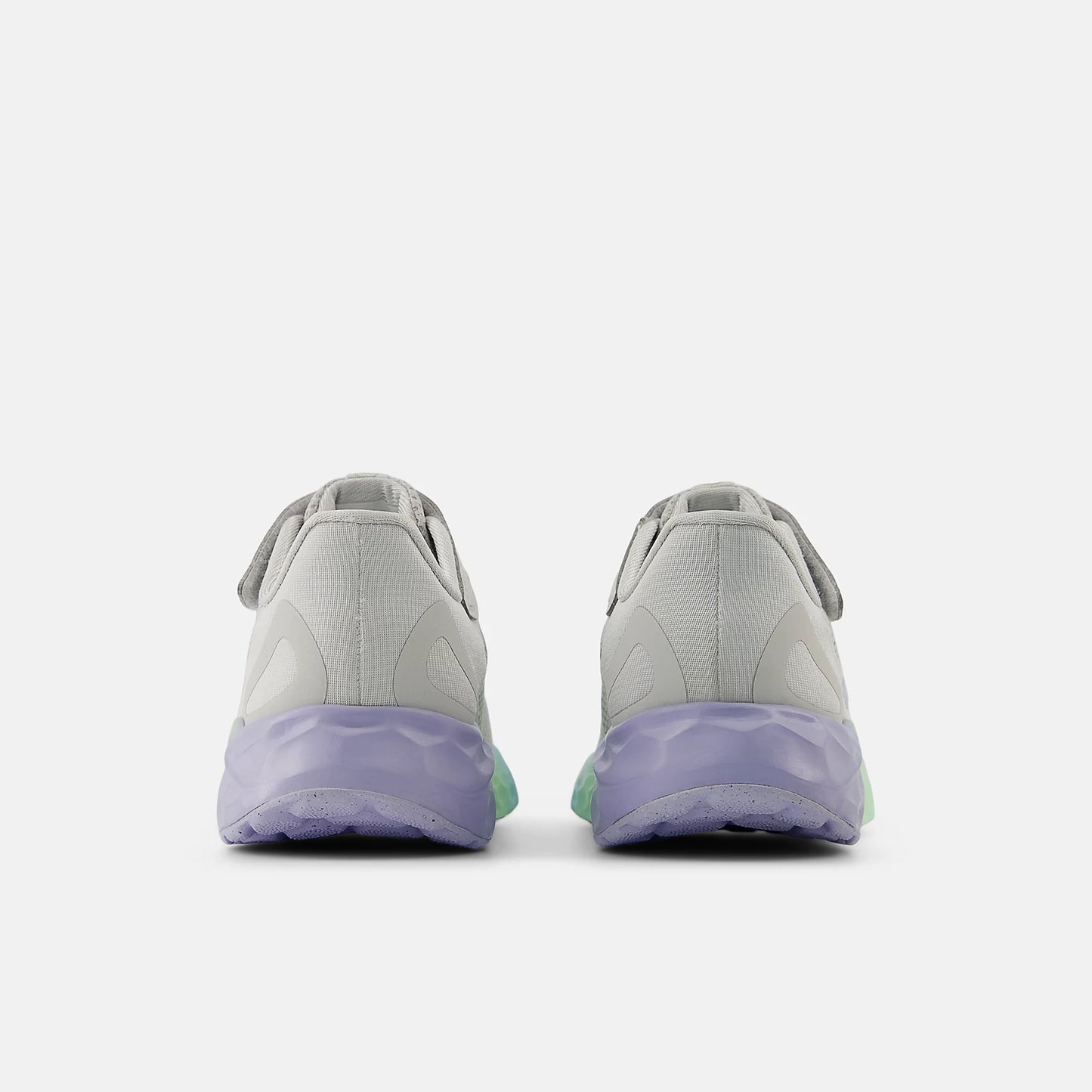 New Balance Kids Arishi v4 Bungee Lace with Top Strap - Grey Matter