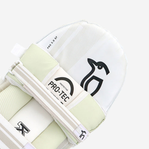 Kookaburra Pro 3.0 slim fit cricket batting pads with padded knee rolls and fastening straps. Close Up
