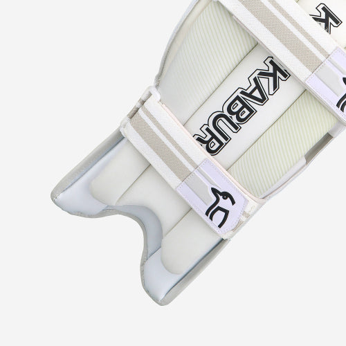 Kookaburra Pro 3.0 slim fit cricket batting pads with padded knee rolls and fastening straps. Close Up